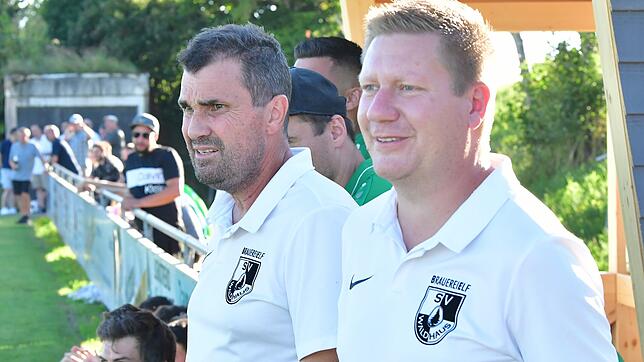 Verlängert: Trainer Oliver Baumgartner geht mit seinem Co-Trainer Julian Tröndle (rechts) beim SV Waldhaus im Sommer ins vierte Jahr. ...