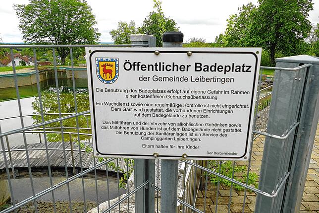 Die Gemeinde will das Schwimmbad und Außenanlage nun wieder selbst betreiben und bereitet aktuell die Eröffnung vor.