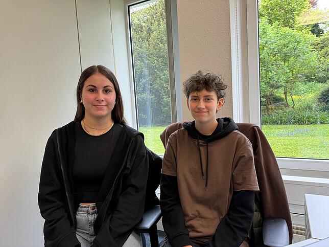 Diesen Artikel recherchierten und schrieben Lara Mülhaupt und Vincent Barkei. Beide besuchen die zehnte Klasse des Scheffel-Gymnasiums ...