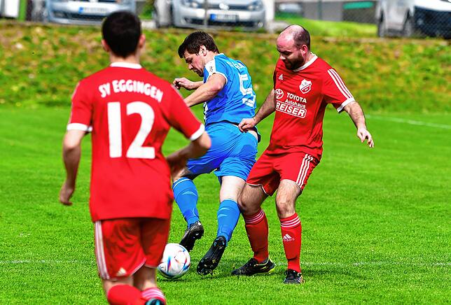 Bild 4: SV Eggingen gewinnt das Spitzenspiel gegen Verfolger SV Berau mit 4:1 &ndash; und wir haben Bilder!