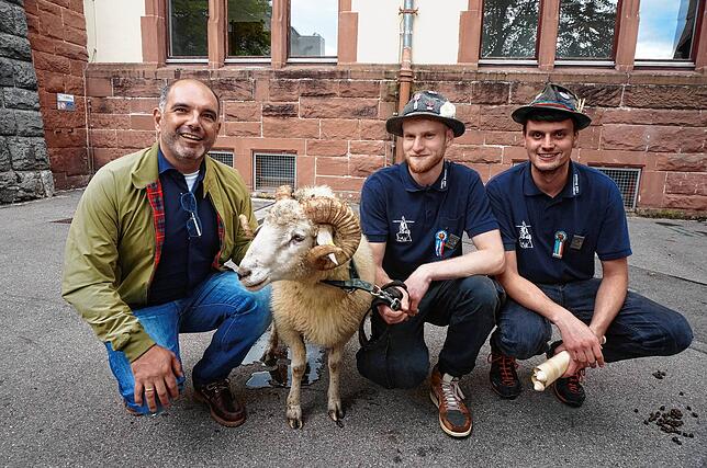Bild 20: Der Bock ist getauft