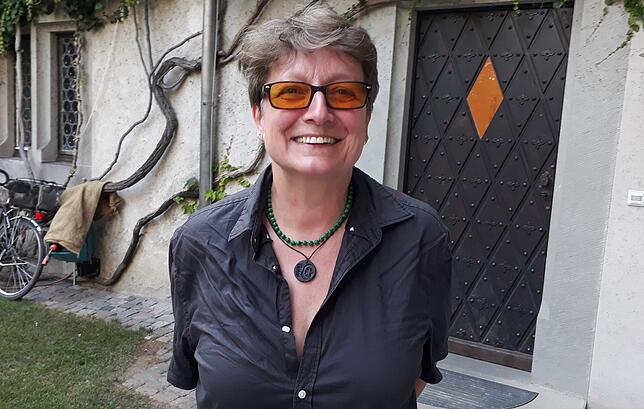 Wechsel in der Intendanz: Karin Becker wird neue Intendantin des Konstanzer Theaters und folgt damit auf Christoph Nix. Sie ist 1968 in ...