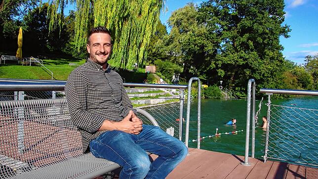 Der Steißlinger See ist als Badesee mit Freibad bei Einheimischen wie Lukas Fehringer und Besuchern gleichermaßen beliebt. Er ist als ...