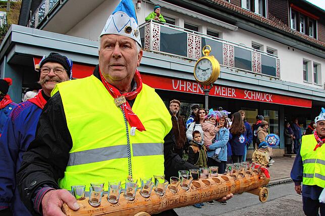 Bild 25: Bilder der Fasneteröffnung mit Schlüsselübergabe am Rathaus