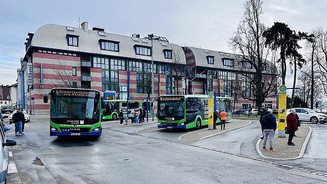 RAB-Busse am Busbahnhof in Friedrichshafen (Symbolbild).