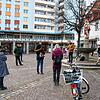 Schon früher fanden in Donaueschingen Corona-Proteste statt, wie hier im März beim Hanselbrunnen. Ein für Samstag, 1. Mai, geplanter ...