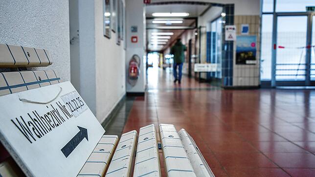 Die Sorge, wegen der Corona-Abstandsregeln vor dem Wahllokal anstehen zu müssen, war in Singen weitgehend unbegründet. Viele sind ...
