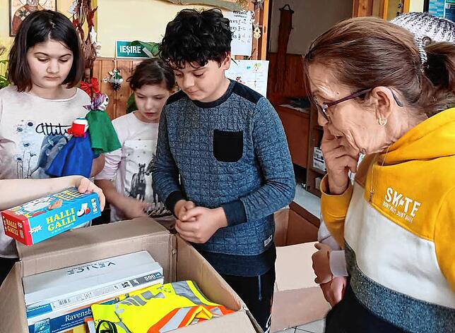 Die Pakete sind im Kinderheim St. Nikolaus angekommen. Die Kinder sind unheimlich dankbar und freuen sich riesig über die vielen tollen ...