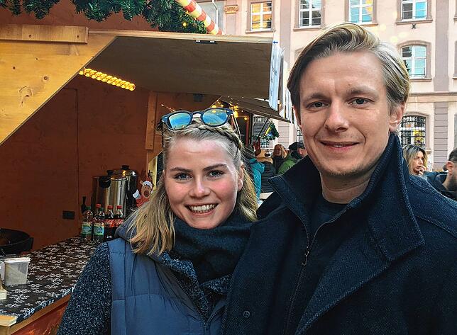 Melissa und Maximilian Pfitzer freuen sich über den schönen Weihnachtsmarkt in Villingen. Am besten gefällt ihnen, dass er direkt neben ...