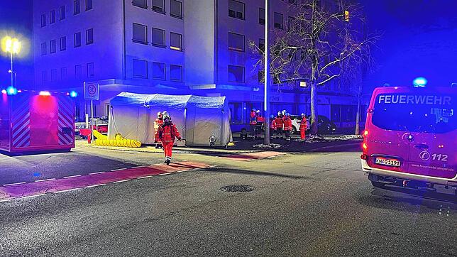 Am Freitagabend musste dieses Hochhaus in der Straße Obere Beugen in Singen aufgrund von Gasgeruch evakuiert werden.