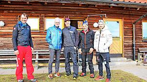 Beobachten das Rennen (von links): Streckenchef Markus Spitz, der Vorsitzende des Schwarzwälder Skiverbands, Manfred Kuner, ...