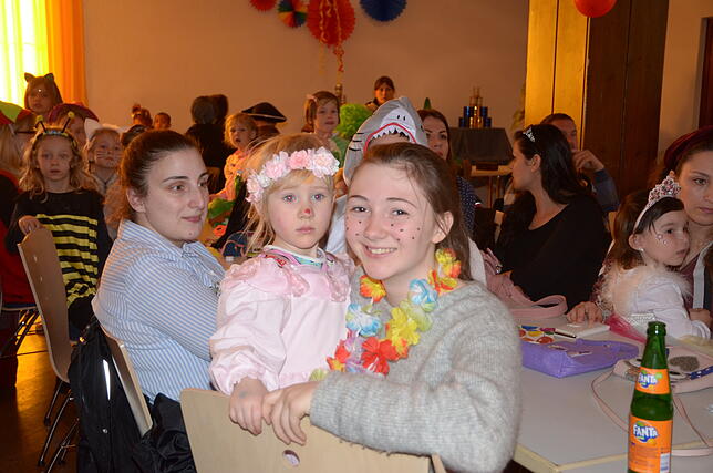 Bild 14: Bilder zur Schülerbefreiung und zum Kinderball in Markdorf