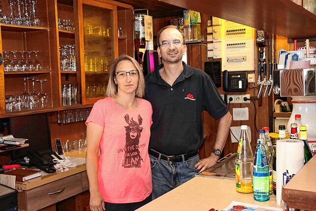 Gasthaus „Kranz“ Lausheim: Kranzwirt Ralf Kech und seine Frau Yvonne sehen Versammlungen von Vereinen in ihrem Gasthaus in ...