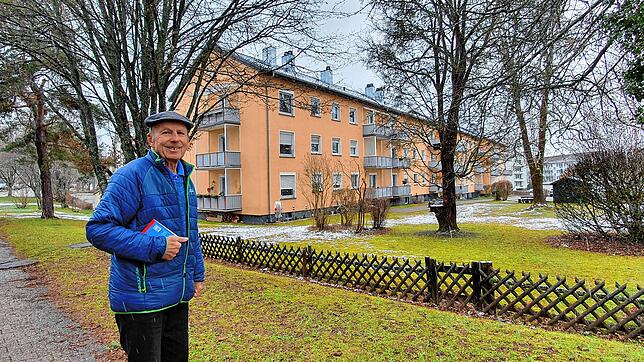 Seit 1957 wohnt Albert Czerny in seiner Wohnung in Erbsenlachen und fühlt sich wohl hier. Sorgen bereiten ihm die aber neue Baustellen ...