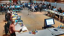 Der Tagesordnungspunkt Ganztagsschule hat zahlreiche Interessierte zur Gemeinderatssitzung in den Sennhof gelockt.