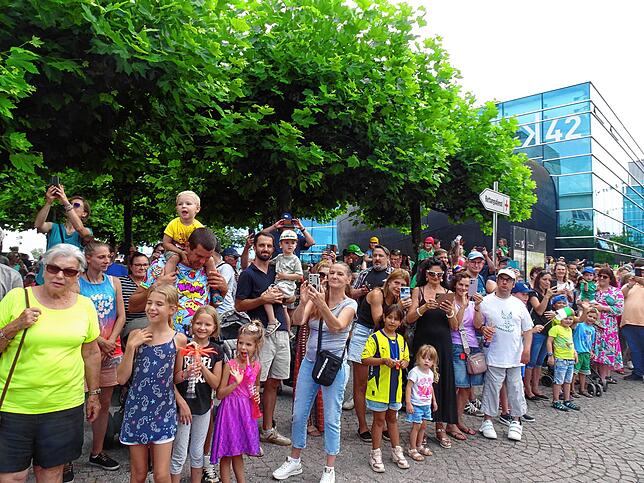 Bild 8: Bilder von der Einholung des Seehasen in Friedrichshafen