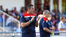 Aurelio Baratta, Trainer der zweiten Mannschaft des 1. FC Rielasingen-Arlen, feuert seine Spieler beim 2:2-Unentschieden gegen Türk. SV ...