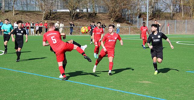 Bild 30: Die besten Bilder vom Landesliga-Verfolgerduell FC Pfaffenweiler gegen SC Konstanz-Wollmatingen