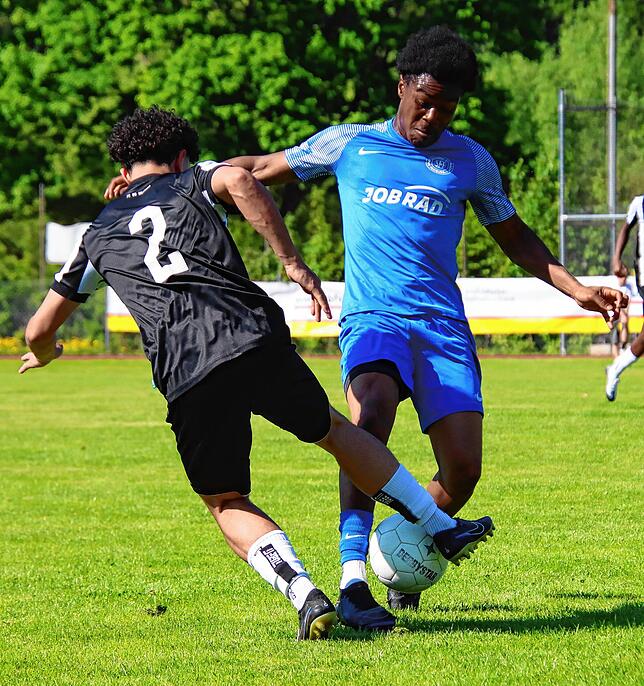 Bild 16: Triumph im SBFV-Pokal für die B-Jugend des FC 08 Villingen: Das sind unsere Bilder!