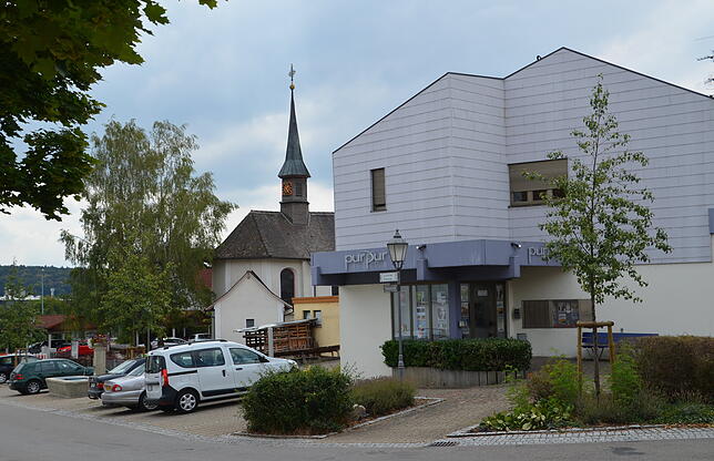 Direkt neben der Wallfahrtskirche Sankt Antonius befindet sich das Tanz-, Kultur- und Therapiezentrum "Purpur", ein Ort für Kunst sowie ...