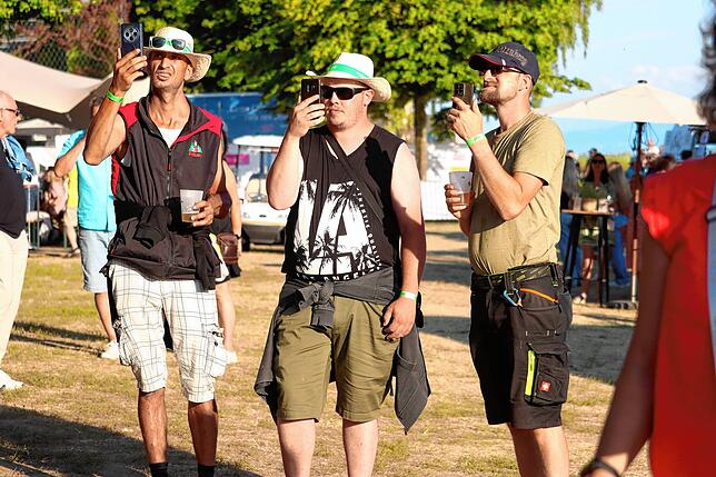 Bild 13: Anita Hofmann und viele andere Schlagerstars: Bilder vom Abschluss des Sound Beach Festivals in Überlingen