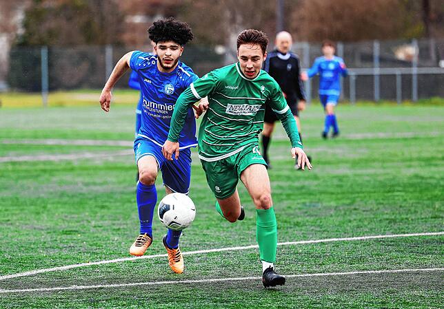 Bild 3: Die besten Bilder der Partie zwischen den B-Jugendteams des FC Radolfzell und der DJK Villingen