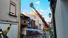 Auf einem Balkon dieses Hauses in der Villinger Goldgrubengasse soll das Feuer ausgebrochen sein.
