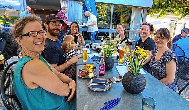 Bild 1: Die Köpfe rauchen bei der dritten SÜDKURIER-Quiznacht in bad Säckingen - das sind die Bilder