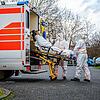 Für Mitarbeitende im Rettungsdienst oder Krankentransport besteht generell ein Risiko der Infektionsübertragung &ndash; bei Omikron erst ...