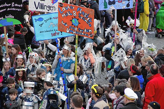 Bild 36: Bilder vom großen Kinderumzug von oben – Teil 2