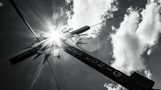 &bdquo;Unser Leben, Christus dem König&ldquo;: das Kreuz auf der Bleispitze (2225 Meter) in den Lechtaler Alpen.