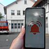 In Zukunft soll die Feuerwehr Bodman-Ludwigshafen zusätzlich auch über das Handy alarmiert werden, wie hier symbolisch vor dem ...