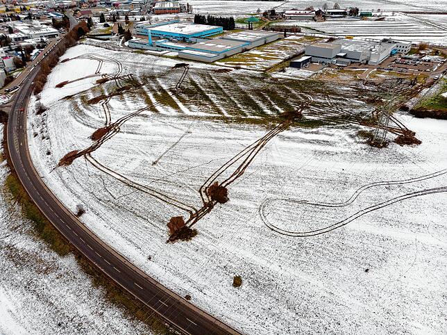 Gebaut werden soll das Logistikzentrum im neuen Gewerbegebiet „Greut“ zwischen Hirschweiden und der Christian-Messner-Straße.