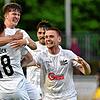 Die Spieler des FC 08 Villingen jubeln nach dem späten Treffer zum 4:3 gegen den SSV Reutlingen.