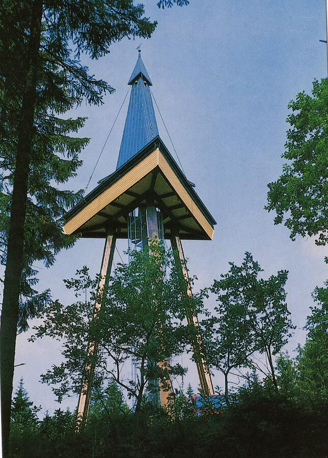 1992: 20 Jahre hielt die Stahl- und Holzkonstruktion. Dann machte Fäulnis eine Sanierung unumgänglich.