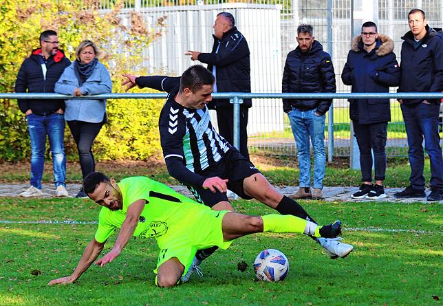 Bild 1: Die besten Bilder vom Spitzenspiel der Bezirksliga Bodensee
