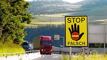 Ein Autofahrer ist bei Bad Dürrheim beinahe zum Falschfahrer geworden. (Symbolbild)