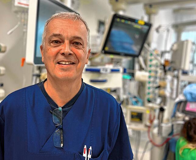Oberarzt Christian Bender hat mehr als 30 Jahre Berufserfahrung. „Die Frühgeborenen zeigen uns immer wieder, wie viel man von ...