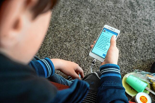 Mit „Sofahopper.de“ bietet die Stiftung jungen Menschen, die von Sofa zu Sofa und von Freund zu Freund tingeln, um einen ...