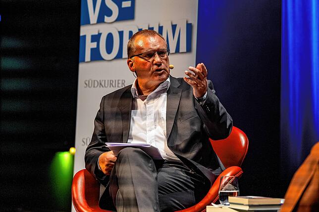 Andreas Ambrosius, Mitglied der SÜDKURIER-Chefredaktion, erzählt von einem Besuch mit Leserinnen und Lesern im Villinger Gefängnis.