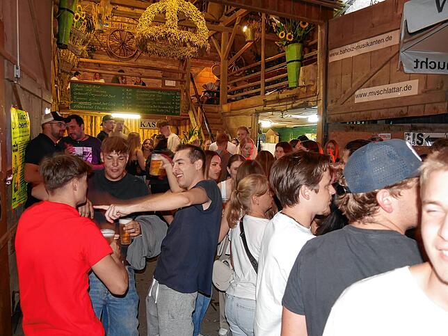 Bild 31: So schön war es auf dem Scheunenfest in Schlatt am Randen