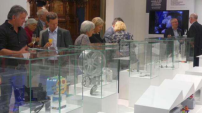 Zahlreiche Besucher besichtigten die neue Dauer-Wechselausstellung im Schramberger Stadtmuseum.