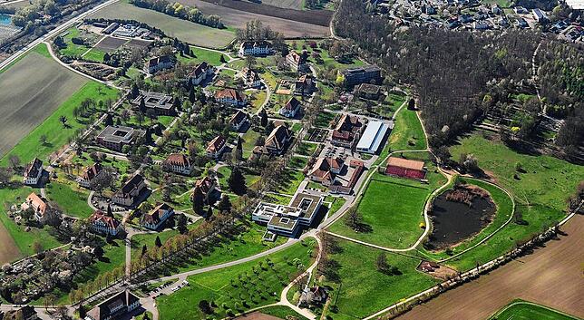 Das Zentrum für Psychiatrie Reichenau mit Waldsiedlung (oben rechts) auf einem Luftbild aus dem Jahr 2017.
