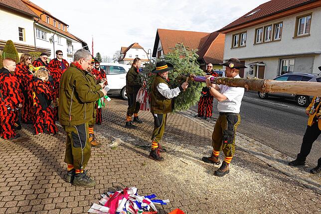 Bild 23: Hier sind die besten Bilder vom Narrenbaumstellen in Görwihl