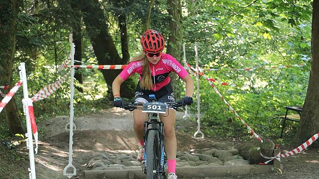 Souveräne Siegerin: U17-Bikerin Tina Kreiter aus Wehr distanzierte ihre Verfolgerinnen beim Marathon in Furtwangen um eine Viertelstunde.