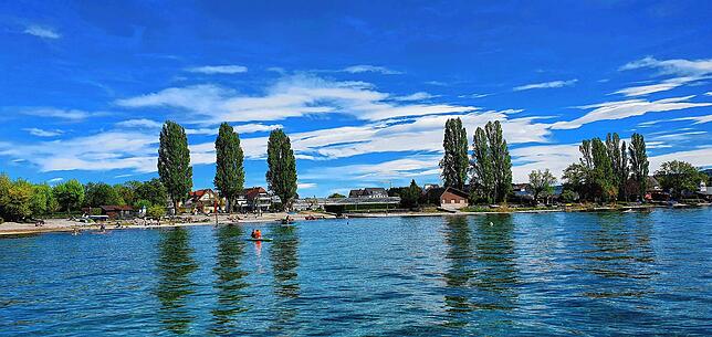 Weiter zur nächsten Insel &ndash; der Reichenau. Im Sommer 2021 vom See ein beeindruckender Anblick.