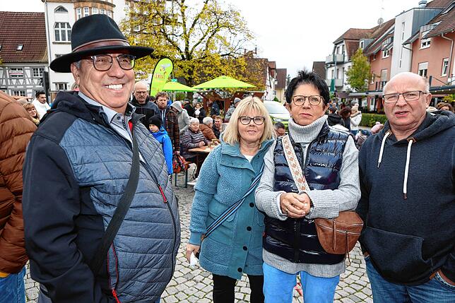 Bild 3: Trubel auf dem Rathausplatz