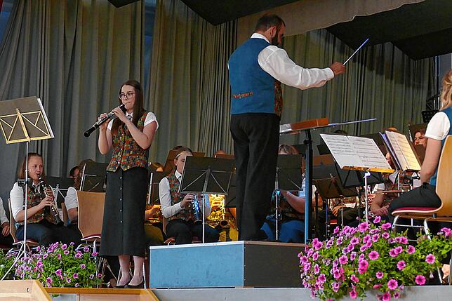 Katrin Deufel glänzte als Solistin an der Obeo beim Stück „Gabriel‘s Oboe“ aus dem Film „The Mission“.