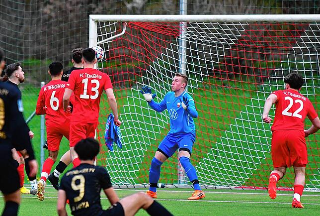 Bild 6: A-Junioren des FC Tiengen 08 unterliegen dem Offenburger FV knapp mit 1:2 &ndash; und wir haben Bilder!