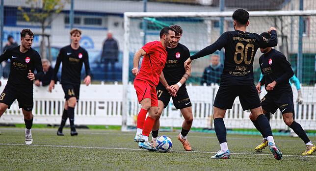 Bild 25: Unsere Bildergalerie des Verbandsliga-Duells zwischen dem ESV Südstern Singen und dem Offenburger FV